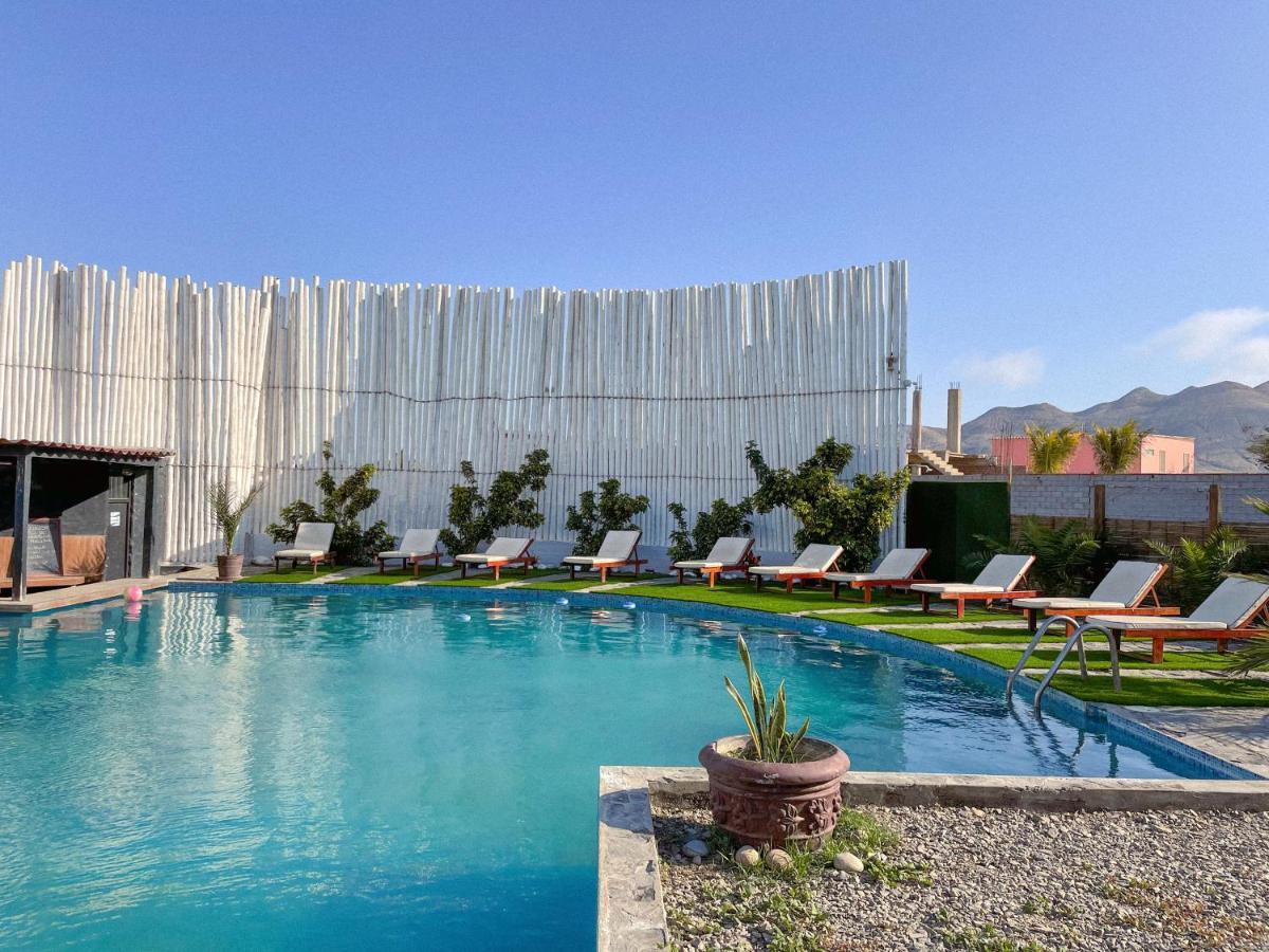 Delfines De Chicama Hotel Puerto Chicama Exterior photo