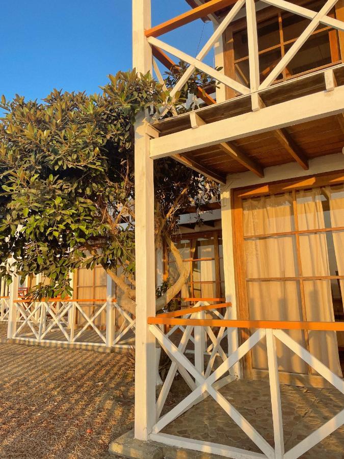 Delfines De Chicama Hotel Puerto Chicama Exterior photo
